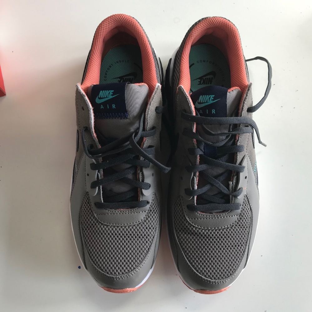 Men’s Nike air max size 9